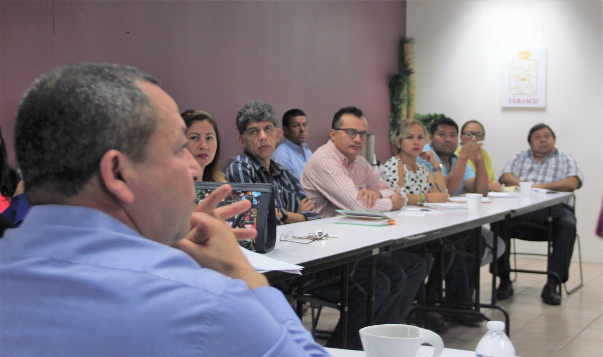 IEATTABASCO's tweet image. En reunión con los encargados de las coordinaciones de zona, el Dg #IEAT, Enrique Soberanes Rivera, les reitero la invitación de trabajar con los lineamientos de austeridad, transparencia, eficiencia. #FelizSábado #JuntosEsMásFácil