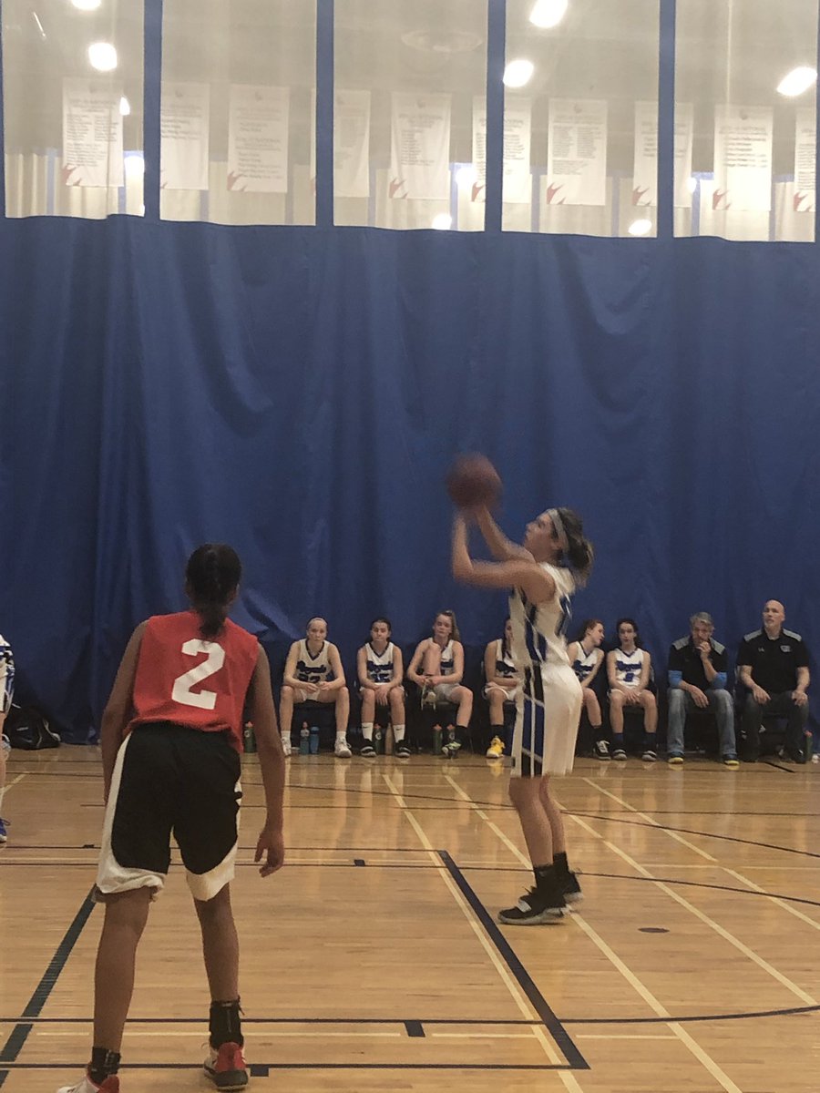 angpino3's tweet photo. @TheBarrieRoyals U14 girls came to win today and that’s what they did beating Transway 61-47. BIG win to move on...#oblx @umap03 https://t.co/XPB4JI0E4g