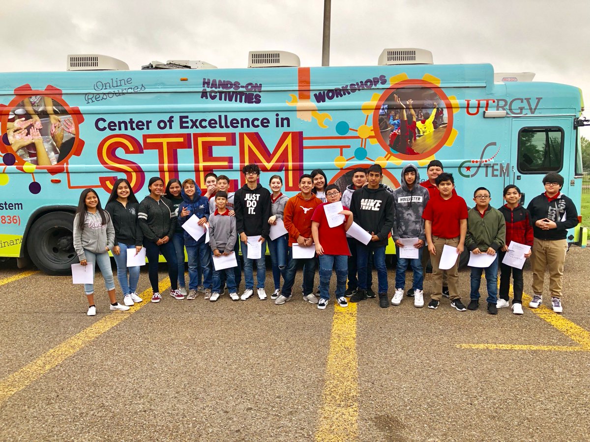 MISDGearUp's tweet photo. The @UTRGVCSTEM Mobile STEM Lab visited Chacon Middle School! Our GEAR UP students enjoyed the hands-on learning opportunity. @CMS_MISD #amazingscientists #GEARUP #Classof2024 #UTRGVSTEM https://t.co/1VxSOloJgZ