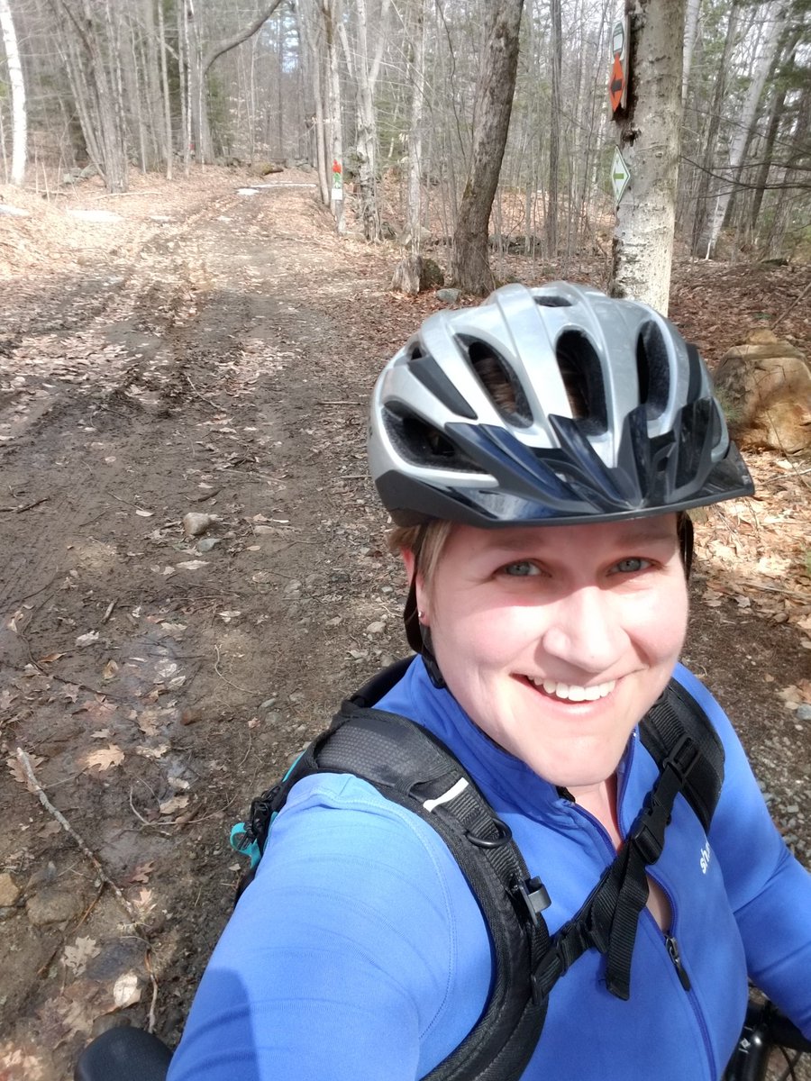 Social4Sarah's tweet photo. A gorgeous day for a bike ride. 8 miles of dirt, mud, n' hills. I am improving every ride. #TakeABike https://t.co/OOY10D7A7c