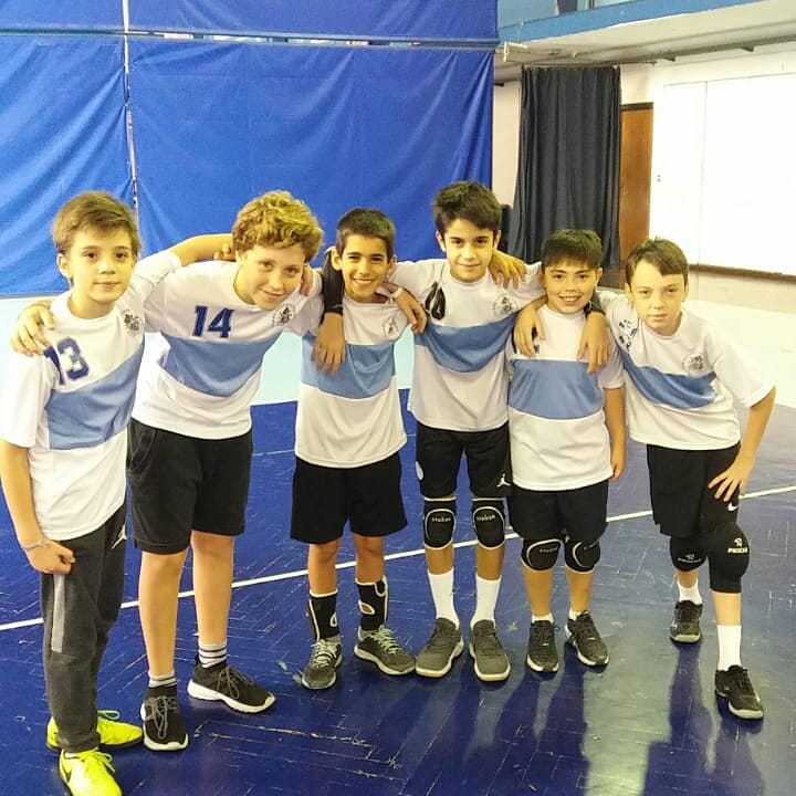 VoleyGeba's tweet photo. Cuarta Fecha del torneo de @metrovoley en la sede Ricardo Aldao de @gebaoficial recibe a #Remolg (Remolcador Guaraní de Quilmes)
#VoleyGeba
#GebaVoley
#MetroVoley 
#Geba
#VamoslosPibes https://t.co/5Zw50vuPkz