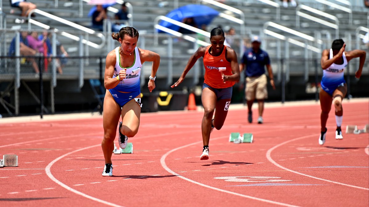 IslandersTFXC's tweet photo. Some 👀 from today's South Texas Showdown dual at UTRGV! #ShakasUp🤙 https://t.co/XKCjJ6NK4Z