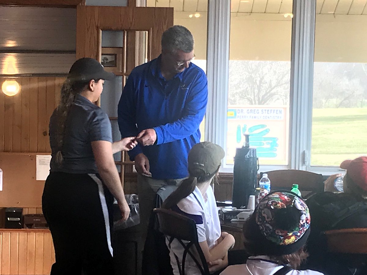 Fillies take 1st at Jayette Invite <a href="/lydster1423/">Lydia</a> finished 2nd &amp; ⁦<a href="/klug_aubree/">Aubree Klug</a>⁩ finished 4th.