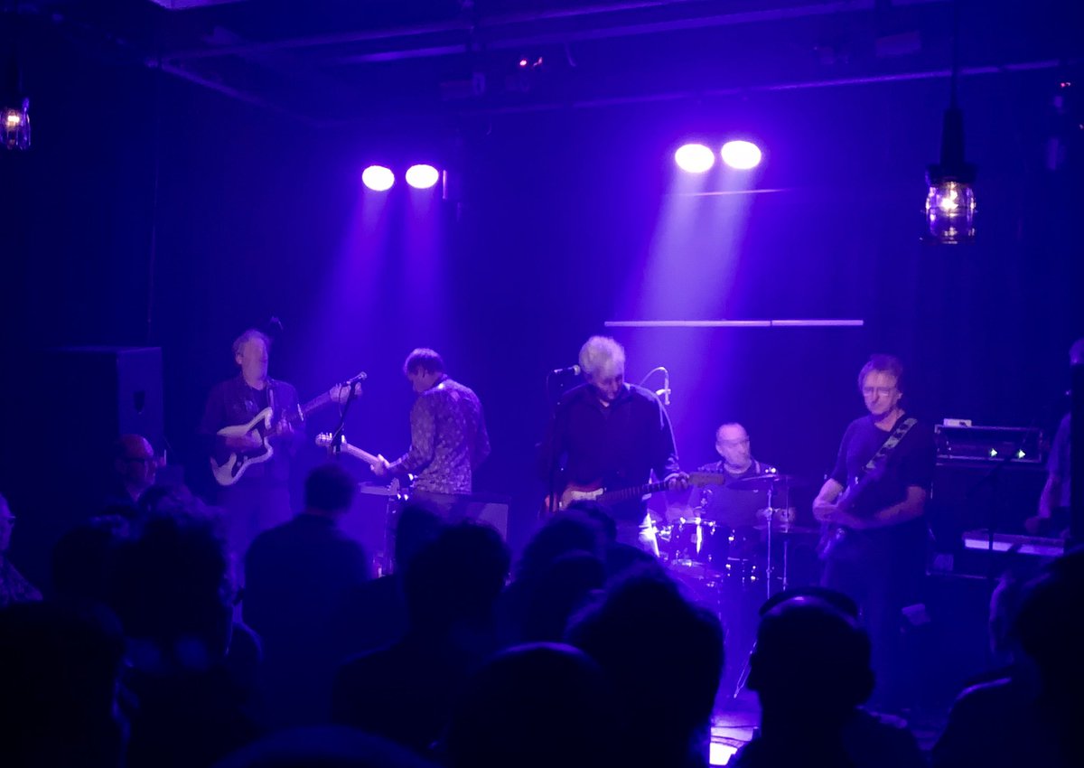 Milkshake's tweet photo. Eton Crop performing. #cinetol. @erwblo https://t.co/kHQQhoUEjP