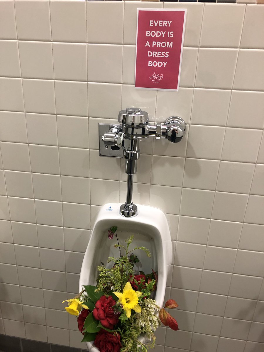Loving the body positive messages in the bathroom (and the urinal flowers are a nice touch to repurpose the men’s room for the day👌🏼) <a href="/AbbysClosetPDX/">Abby's Closet</a>
