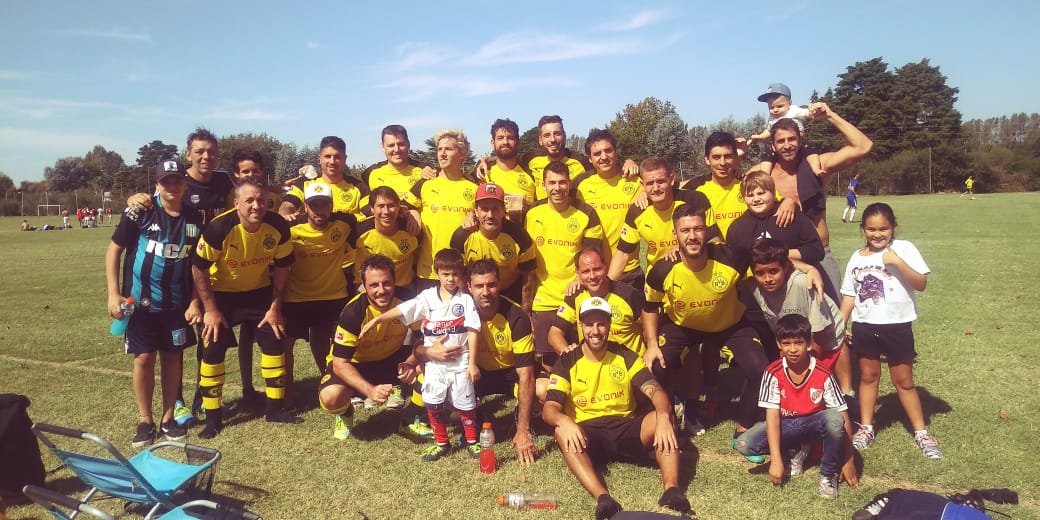 Borussia_2's tweet photo. Empate para seguir arriba de todo 
#TodosJuntosBorussia #16PartidosInvictos 
Paso a paso https://t.co/XePhykiMuN