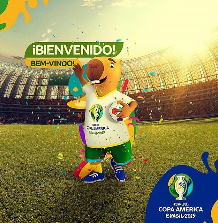 elmkdeportivo's tweet photo. Ayer fue presentada la mascota de la @CopaAmerica pero el día hoy los aficionados elegirán el nombre, entrando a twitter al perfil de Copa América donde podrán votar por Zizito o Capibi
#futbol #CopaAmerica #mascota #votacion #teamzizito #teamcapibi https://t.co/O6FNJGFVAY