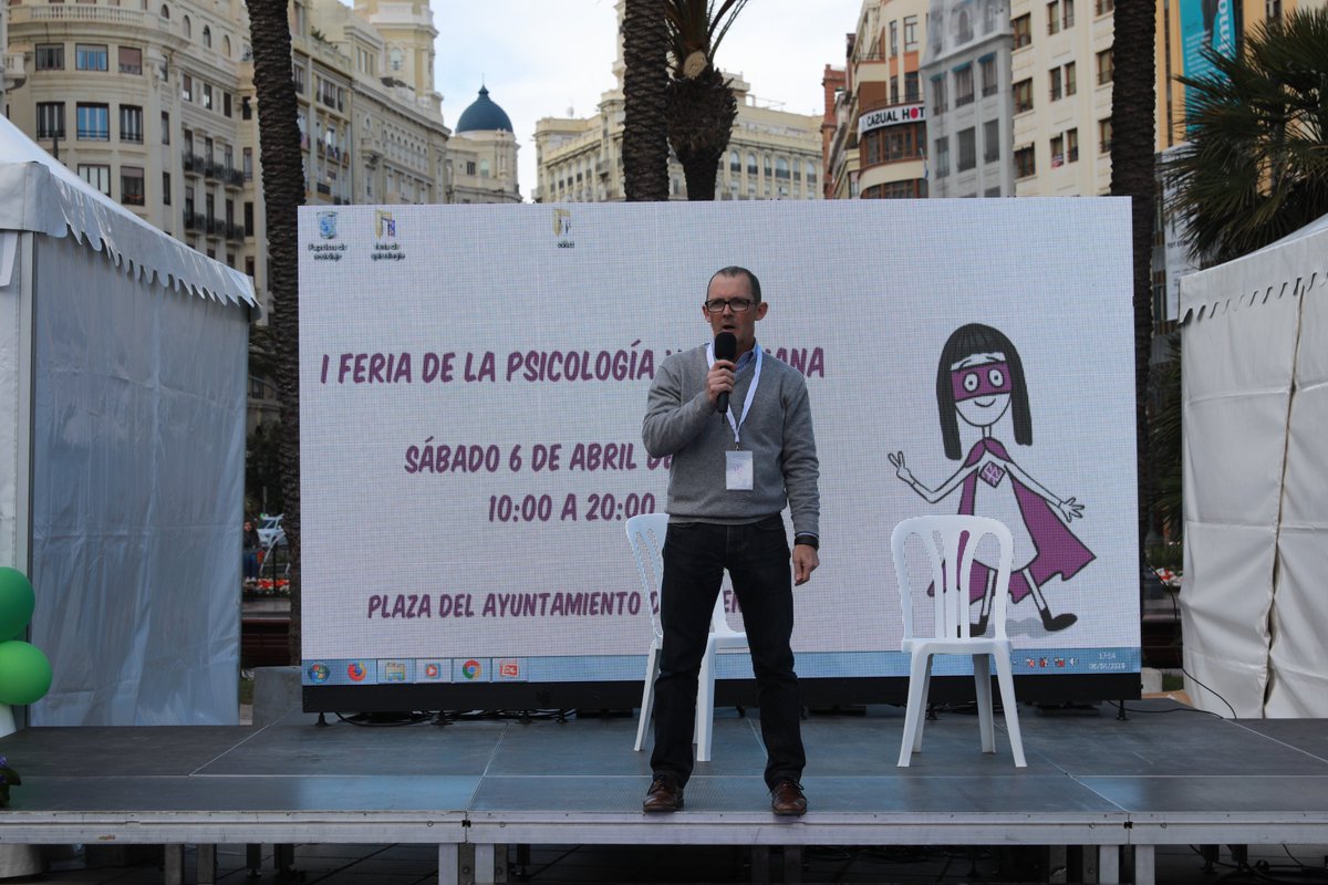 COPCV's tweet photo. Y con la lluvia vamos llegando al final de una jornada llena de aprendizajes, intercambios, experiencias bonitas y buenas relaciones. Porque todos somos #Psic #PsicVidaCotidiana #PsicValenciana #PsicVidaQuotidiana #EsCiencia #YoSoyPsicPq  #JoSócPsicPq  @COPCV @marapeso @aollerom https://t.co/pMh00l4sw9