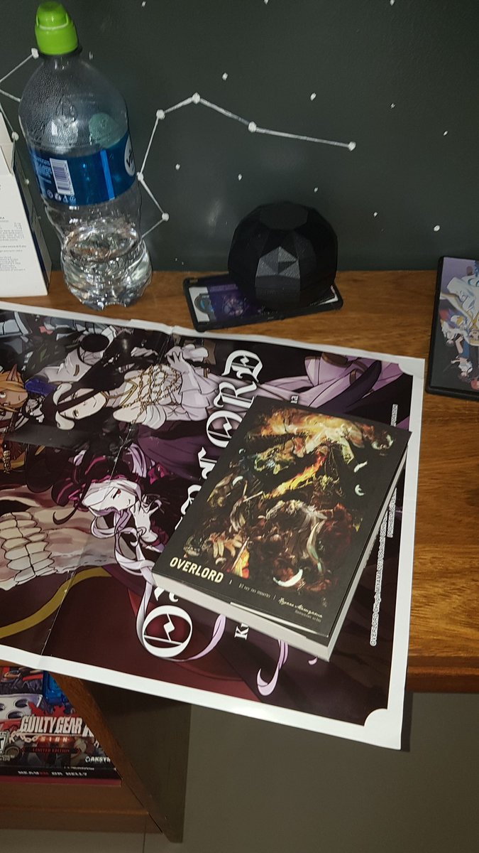 OsmanMarquez5's tweet photo. Al fin con la palabra del supremo en mis manos! Excelente servicio de @mexicomics1 y gracias a @Overlord_enEs  y su guia que me anime a pedirlo xD https://t.co/BKYI78n5cB
