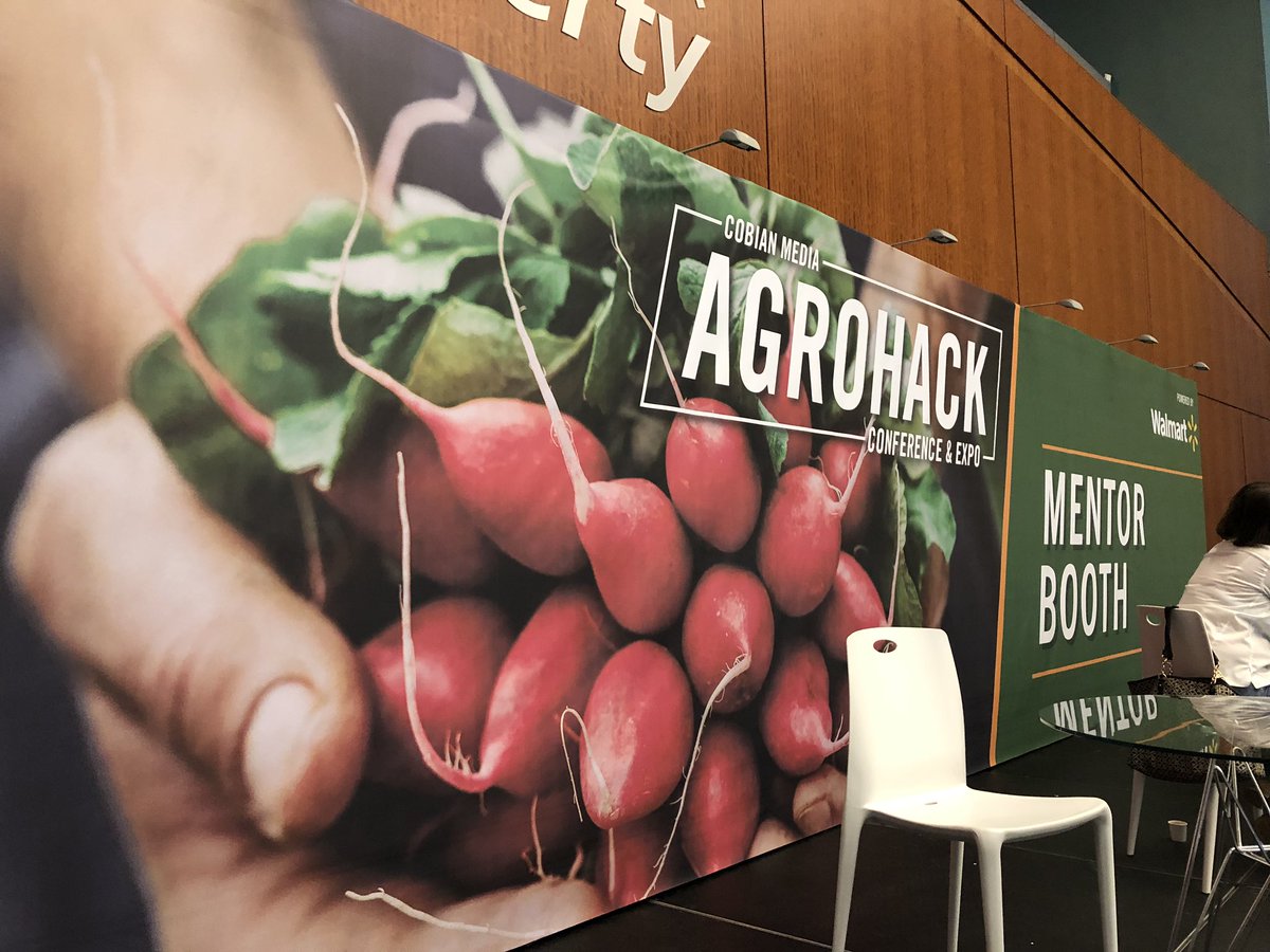LodestoneLLC's tweet photo. Incredible group of mentors and business leaders at #Agrohack19  #AgrohackPR #AgrohackConference
#PuertoRico https://t.co/5ZaLicZHdV