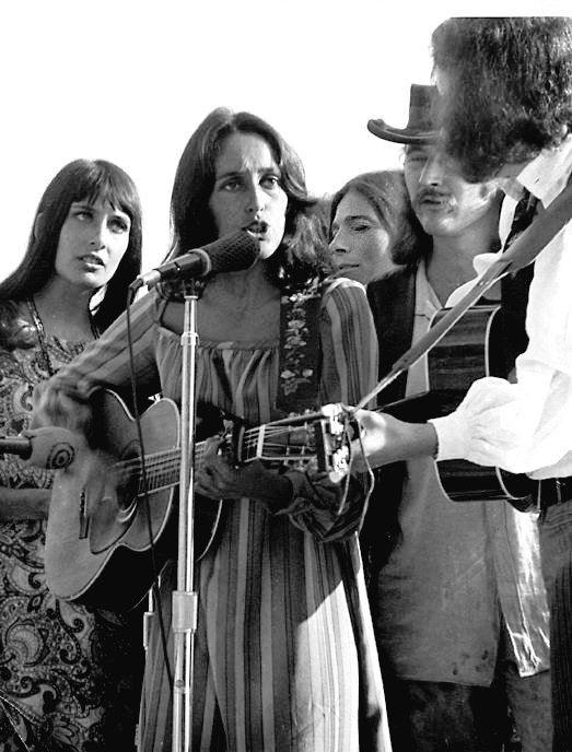 veniveci's tweet photo. #MimiFarina, #JoanBaez, #JudyCollins, #David )Crosby  #ArloGuthrie at Big Sur Folk Festival, 1968 https://t.co/dCgxYSv5XL