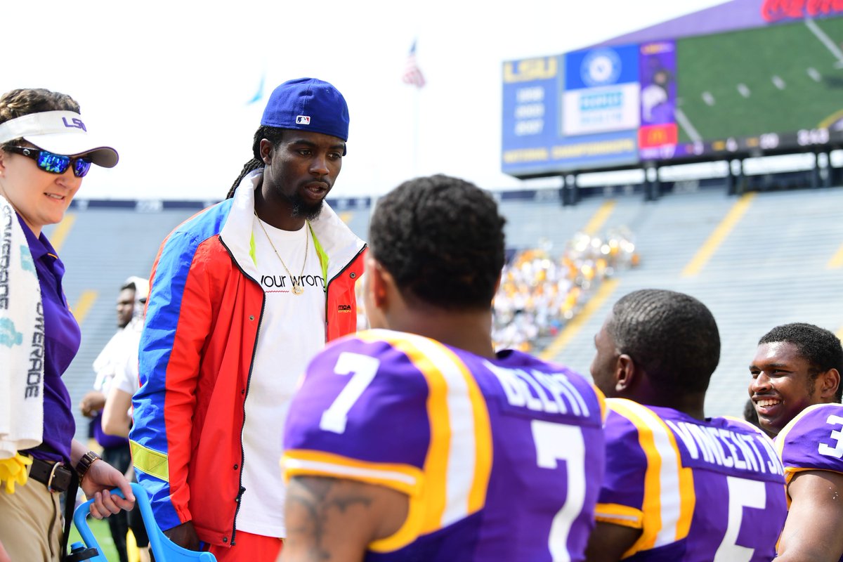LSUfootball's tweet image. Teachin' the boys a little something
