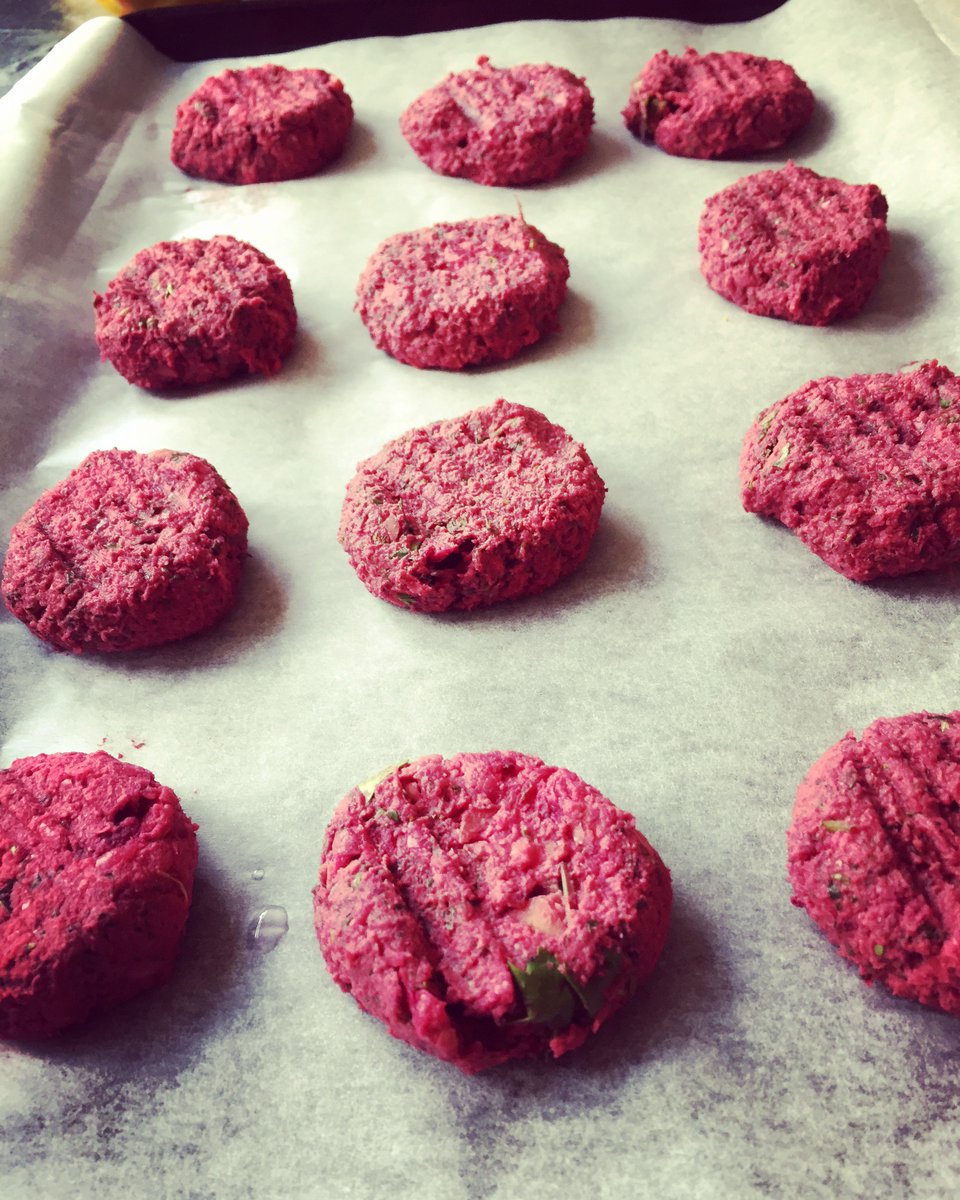 JacketPotatoMan's tweet photo. No they aren’t beef burgers! I’ve made Beetroot Falafals for tonight! Served with Roasted Aubergines, Tomatoes and a Tahini Sauce 🙌 BOOM 
#jkpotman 
#jacketpotatoes 
#vegan 
#veganrecipe 
#devonvegan
#beetrootfalafal 
#chickpeas 
#easterholidays 
#visitsdevon 
#whatsondevon https://t.co/7PTFhiuDJr