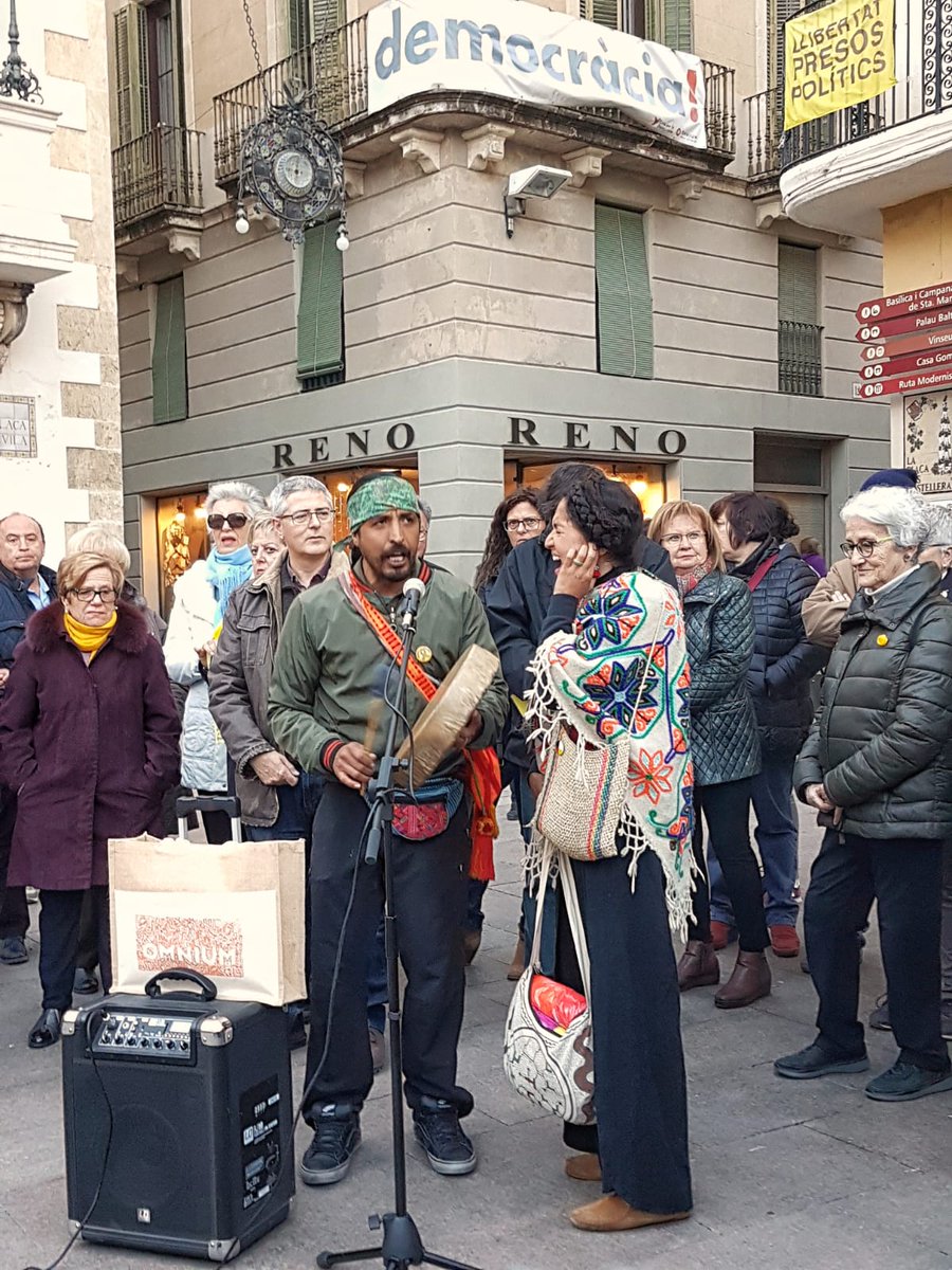 musicspenedes's tweet photo. 06-04-2019
#prisispilitics #ixiliits
#presespeleteques #exeleedes
537/520/380 dies sense vosaltres
Seguim i no pararem fins aconseguir la vostra llibertat: 9 empresonades i 9 exiliades
#Llibertatpresespolítiquesiexiliades
@omnium @assemblea @LlibertatMusica
#CantDelsOcells #vfp https://t.co/p4yi3aPwbF