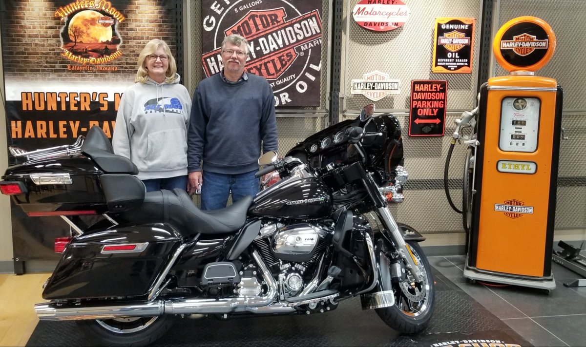 chucklowreyjr's tweet photo. Thanks to Joe and Patricia from Frankfort Indiana,  they just picked up a 2019 Limited from @HuntersMoonHD . Welcome to the Crew. https://t.co/ojOiMWtMnE