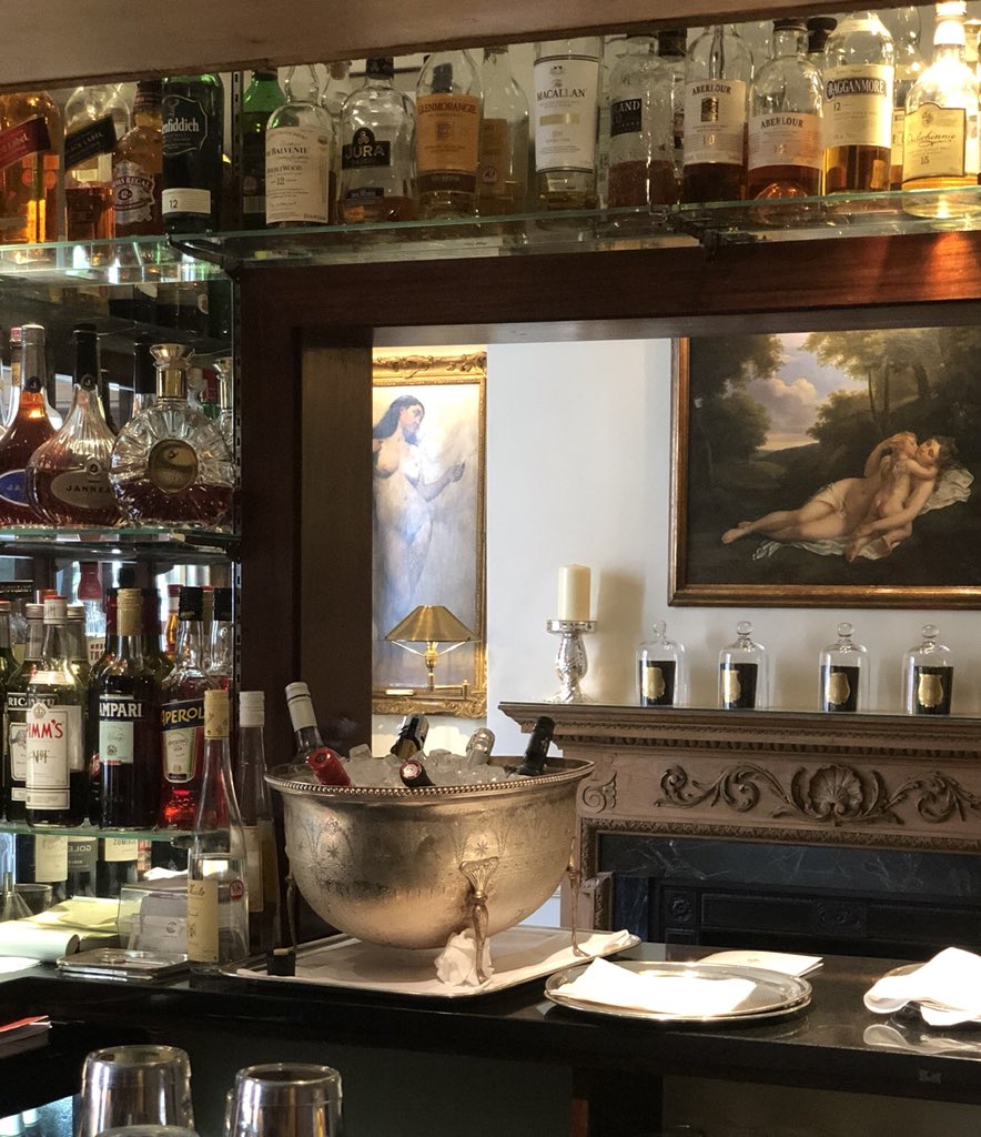 DurrantsHotel's tweet photo. Our George Bar is among 140 gems in the ‘Secret London’ guide to unusual bars and restaurants. Coinciding with the  #marylebonefoodfestival, the guide’s co-writer, Hannah Robinson will be with us on Wed 24th for book sales and signing sessions. @Jonglezpublish @palindromicals https://t.co/bv9av8blEf