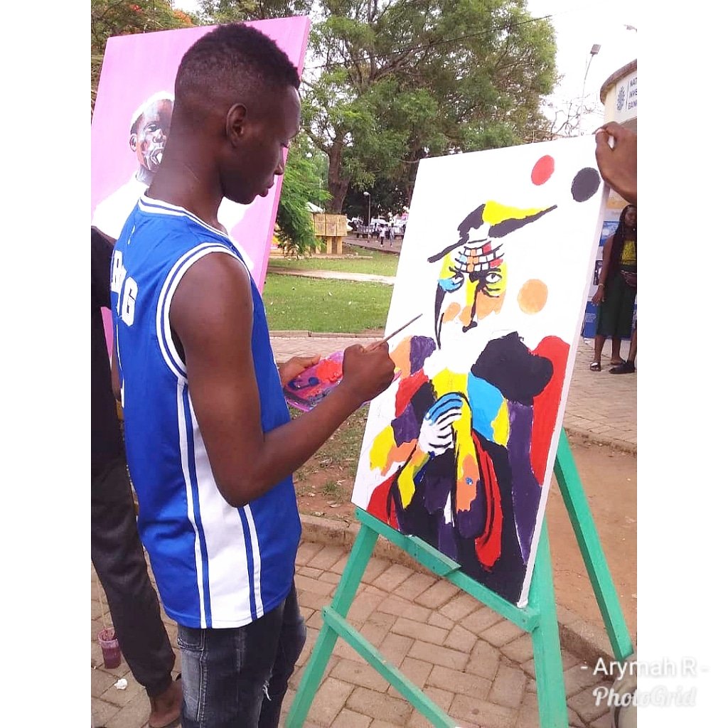 ar___rashid's tweet image. Art makes life beautiful
#RepuHW19 #KNUST 
#DifferentColours
