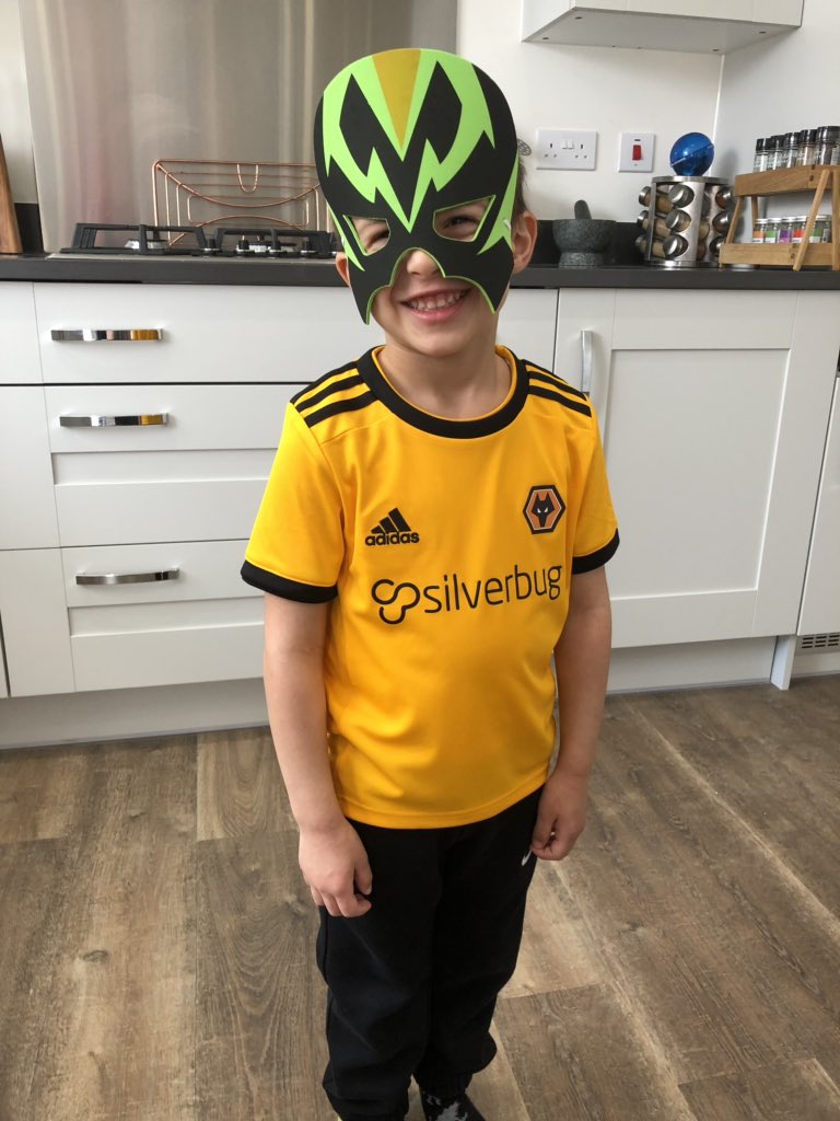 _m85b's tweet photo. @Raul_Jimenez9 @TimNash_1 Luka is ready! https://t.co/czWNTWB6P3