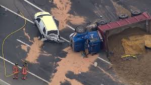 FluidPowerHub's tweet photo. Caption this photo!        #dumptrucks #dumptruckfail #fail https://t.co/lUswQGR5AL https://t.co/CG5owaa4TN