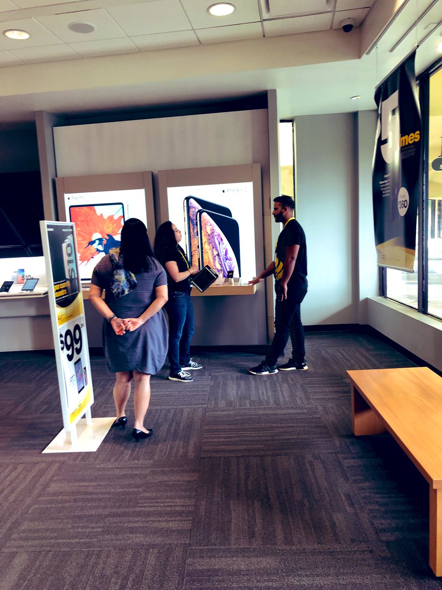 Had an amazing time with Claudia Kang visiting the Miami Market.           5 minute coaching challenge accepted!!!#leadership#coach#success
<a href="/RyanGoneTeachy/">Ryan Faggioni</a> <a href="/jratliffiii/">James Ratliff</a> @R_Moreno78 @Emicel01A @JManuelSprint @Jessvallina23 <a href="/JonathanMoss/">Jonathan Moss</a> <a href="/EddiePryor7/">Eddie Pryor</a>