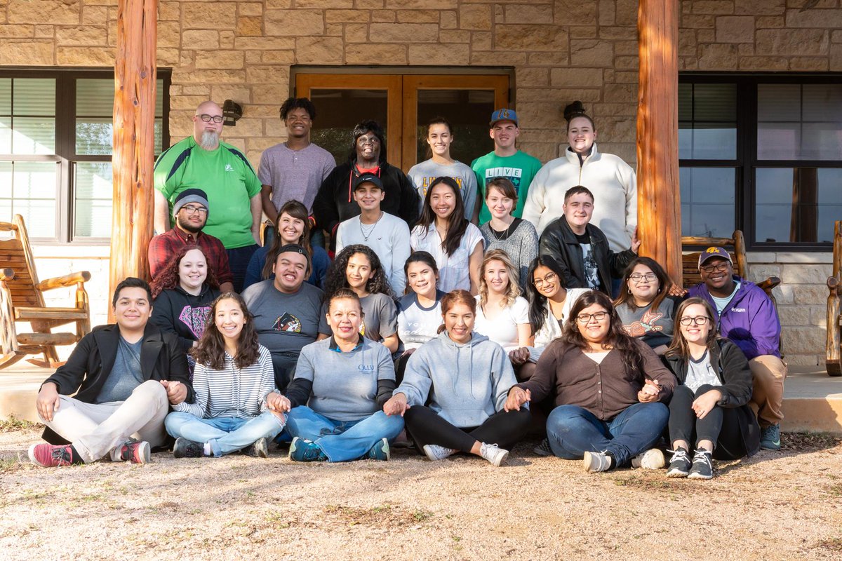 Tx_SDY's tweet photo. Today is #WorldHealthDay! TST's #YouthLeadershipCouncil members promote healthy and safe communities across the state of Texas! Visit with our YLC members at #TSTSummit2019 this week! https://t.co/NTveorADL7