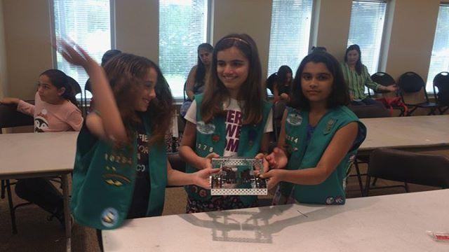 sharks_robotics's tweet photo. Back with @gssefcouncil building our robots!! 🤖⚙️ We are super excited to start programming next month!! https://t.co/dh5M0S9dQF https://t.co/1U4hTyVtcV