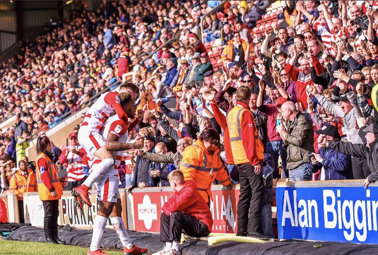 Coppinger26's tweet image. What a result today.👏🏻
The back 4 were immense and @MallikWilks continues to terrorise defences. The Donny faithful look happy as well 😉 #41down #5togo #RTID ⚪️🔴⚫️