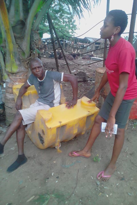 EnactusUniport's tweet photo. Coming to the aid of people living around riverine areas of Choba community with our innovative live jackets to prevent loss of life of women and children using boats for businesses, travels etc
#Enabling_progress
#project_sail
#SDGs
#SDG_1_3_6_13_14_15
#weallwin https://t.co/yfvwsLjtB2