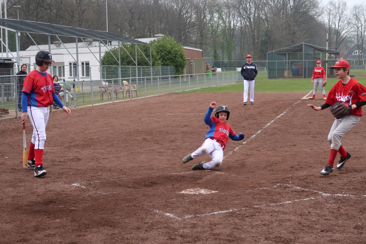 textowntigers's tweet photo. Aspiranten 3 gewonnen vandaag van Hickory 9-8. Mooie wedstrijd met veel steals van de jongens. Top begin van het seizoen.
#honkbal #baseball #enschede #textowntigers #sport #knbsb https://t.co/3IQ6rymiTS