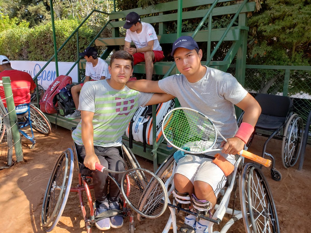 ChileOpenTennis's tweet photo. Extraordinaria jornada para @aacs1107 Se acaba de proclamar campeón de Dobles junto a Jaime Sepúlveda en el #ChileanOpen Derrotaron 6-1 y 7-5 a los argentinos Ledezma y Casco. Mañana va por el título en singles. https://t.co/m5y6lCZHTa
