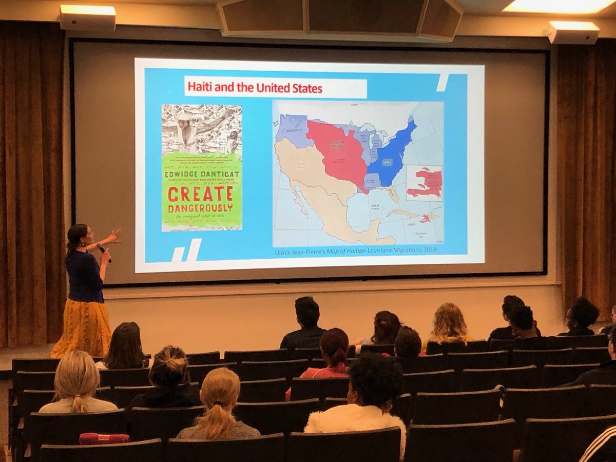 scrawpar's tweet image. New transfer students connecting with campus and ⁦@SpencerMuseum⁩ through a discussion of Create Dangerously. #kucommonbook #kuorientation