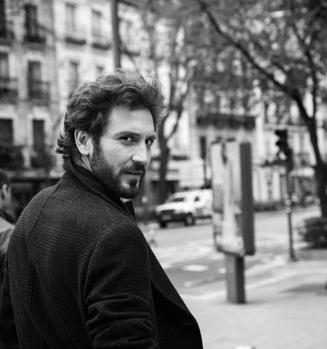 AlexGadeaOff_IT's tweet photo. Buonanotte, a domani 🌔

#alexgadea #buenasnoches #sweeetdreams #actor #serie #television #teatro #photoshoot #instyle #closeup #blackandwhite #blancoynegro

📷 Rubén Vega https://t.co/PKzMilynW5