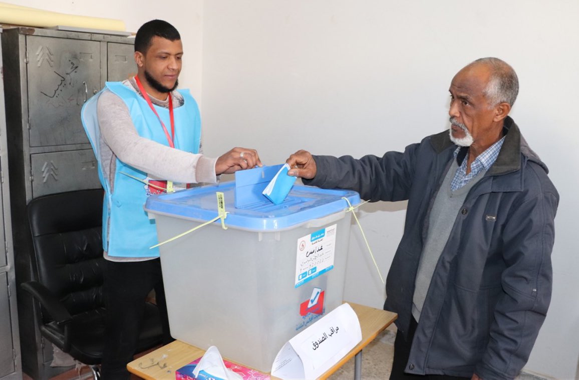 UNSMILibya's tweet photo. Despite the security challenges,  municipal council elections took place today in Wadi El Bawanees, Al Ghrefa, Waze, Regdaleen. We applaud @CCMCELy efforts to prepare and hold elections for the second week in a row allowing Libyans to democratically elect their local councils. https://t.co/NPLBB4Nm0y