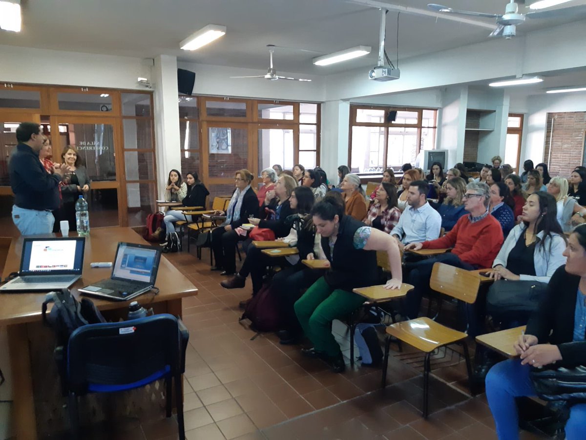 secretaria_ppll's tweet photo. Sala Docente de Português, lanzamiento del nuevo puesto aplicador CELPE-BRAS y actividades previstas para el año 2019. @ANEP_Uruguay @whoanseeto @LauraMotta_11 https://t.co/525E43O3Ll