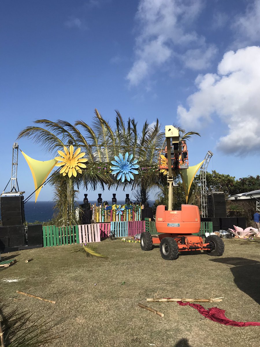 cortexjoel's tweet image. The office today @vujadayfestival