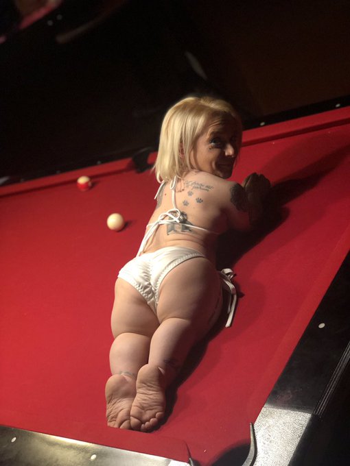 Pool anyone? 🥰 https://t.co/WAKqGaKpMp