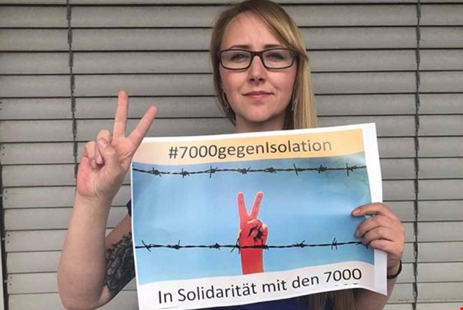 İsviçre sokaklarında 7 bin pankart: Ses olalım!
#7000gegenisolation 
@hungerstrikes_