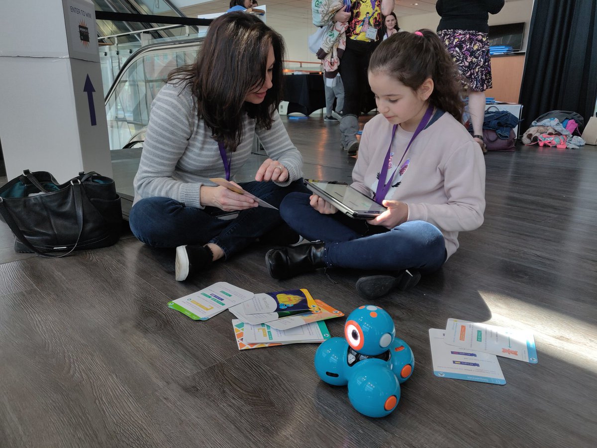 roshnimirchi's tweet photo. One of my favorite parts of #BPLC19 is the student-led #EdUnderground Playground. Students from 2nd-12th grade showing adults how to play and tinker w/ robots, coding programs, 3D printing, and more. Incredible to watch these young innovators in action! 🤖🔧 https://t.co/8cKd0PB7K5