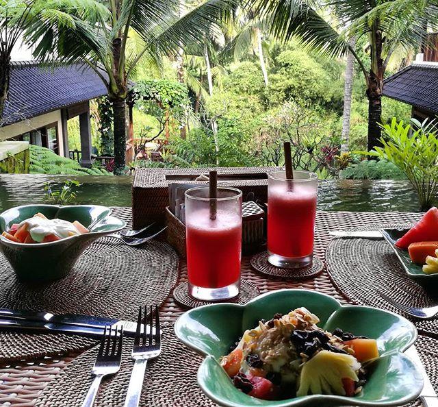 WeekenderBK_en's tweet photo. Good morning from Ubud 🌄

#bali #baliisland #ubud #ubudbali #trip #travelphoto #indonesia #holiday #breakfast #travelgram #travel #インドネシア #バリ島 #旅行 #旅好きな人と繋がりたい #バンコク在住 #朝ごはん https://t.co/uoweP7T5y3 https://t.co/8mHjCJ8Ao8