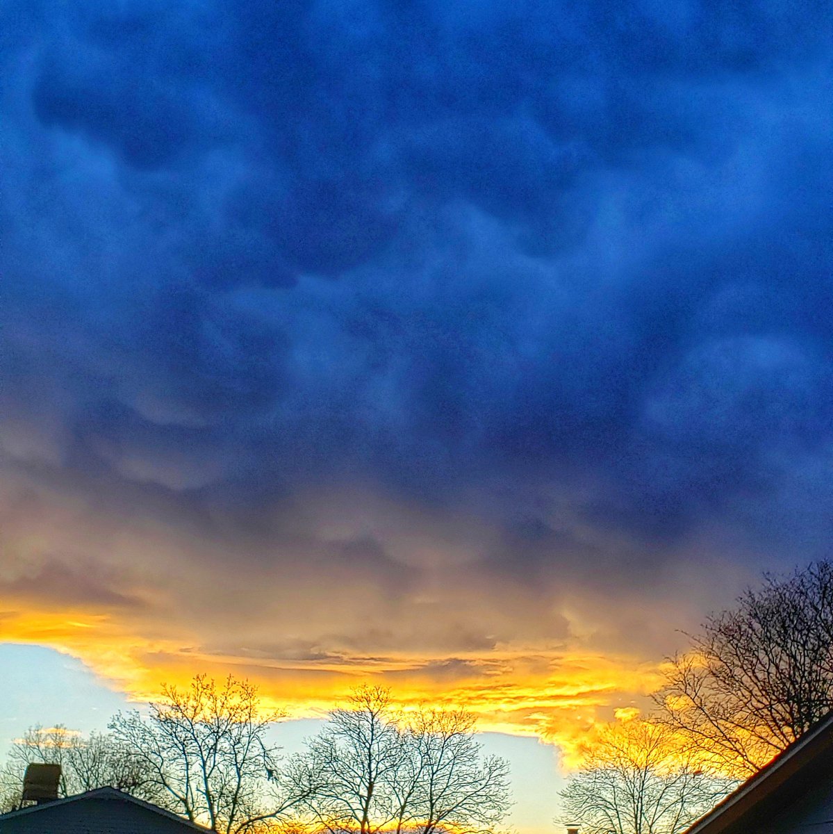 3oh3paromero's tweet photo. This! #sunset #cosunset @ChrisCBS4 @MattMakens @CReppWx @linzkl #COwx https://t.co/asTODCPDm6