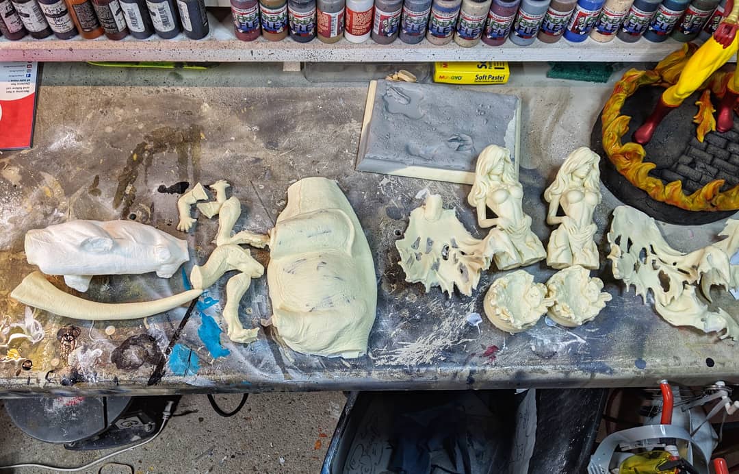 DinosaurDungeon's tweet photo. Lots of castings being made @dinosaurdungeon! #dinosaurs #dinosaurdungeon #sciart #paleoart #siliconemolds #resincasting #pressurecasting #figurine #smoothcast321 #camptosaurus https://t.co/3iKVU3gdlm