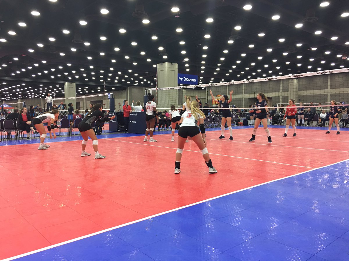 ptosbo's tweet image. KIVA 15 Red fighting hard!!! #KIVAPROUD #LASTTEAMINTHEGYM