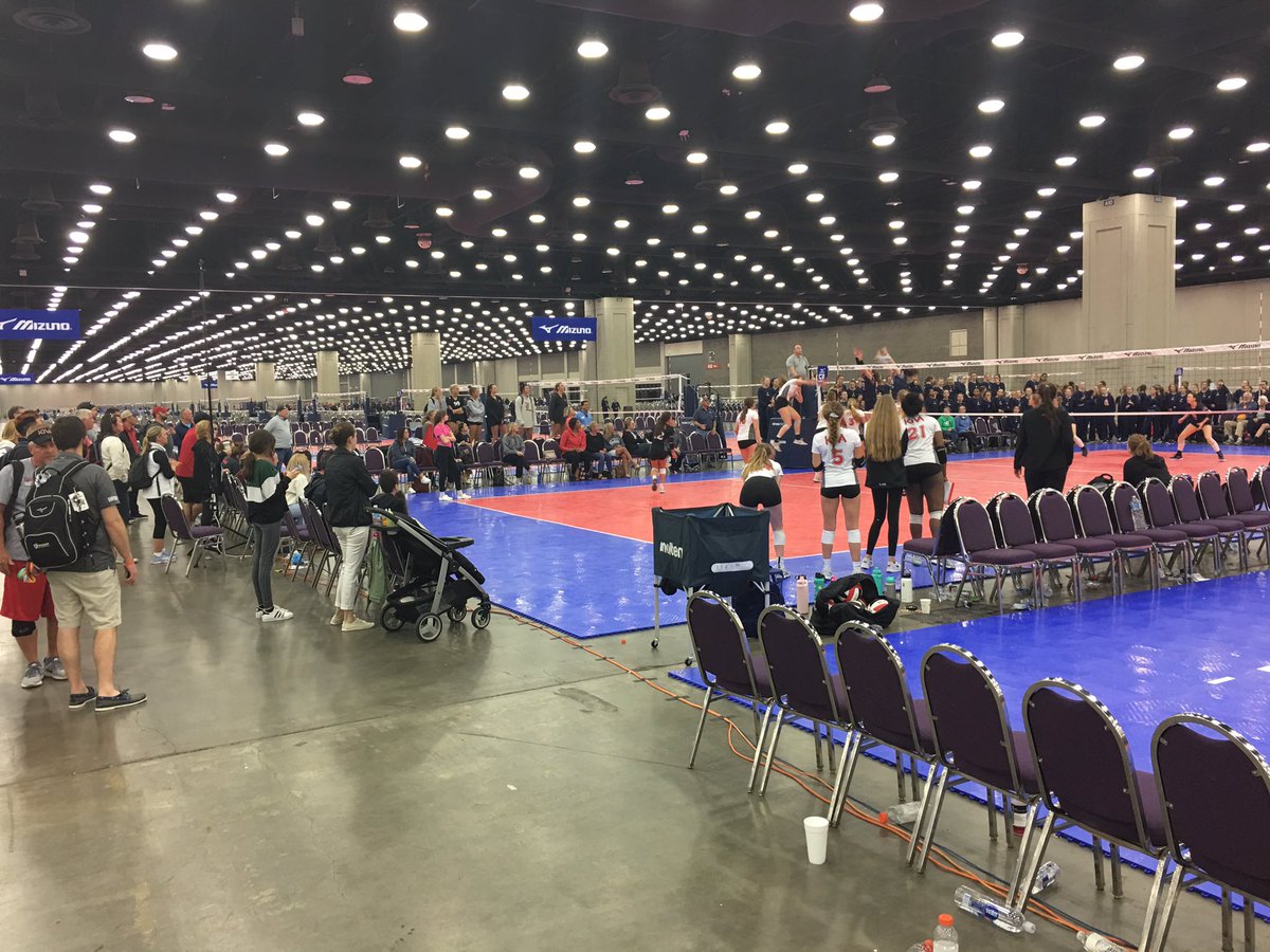 ptosbo's tweet image. KIVA 15 Red fighting hard!!! #KIVAPROUD #LASTTEAMINTHEGYM
