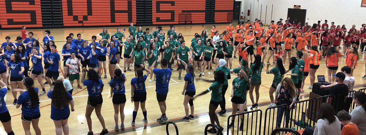 svladycougars's tweet photo. A fun day supporting Ellie! #d4ac #cougarsneverquit https://t.co/hQ8WzK6DDI