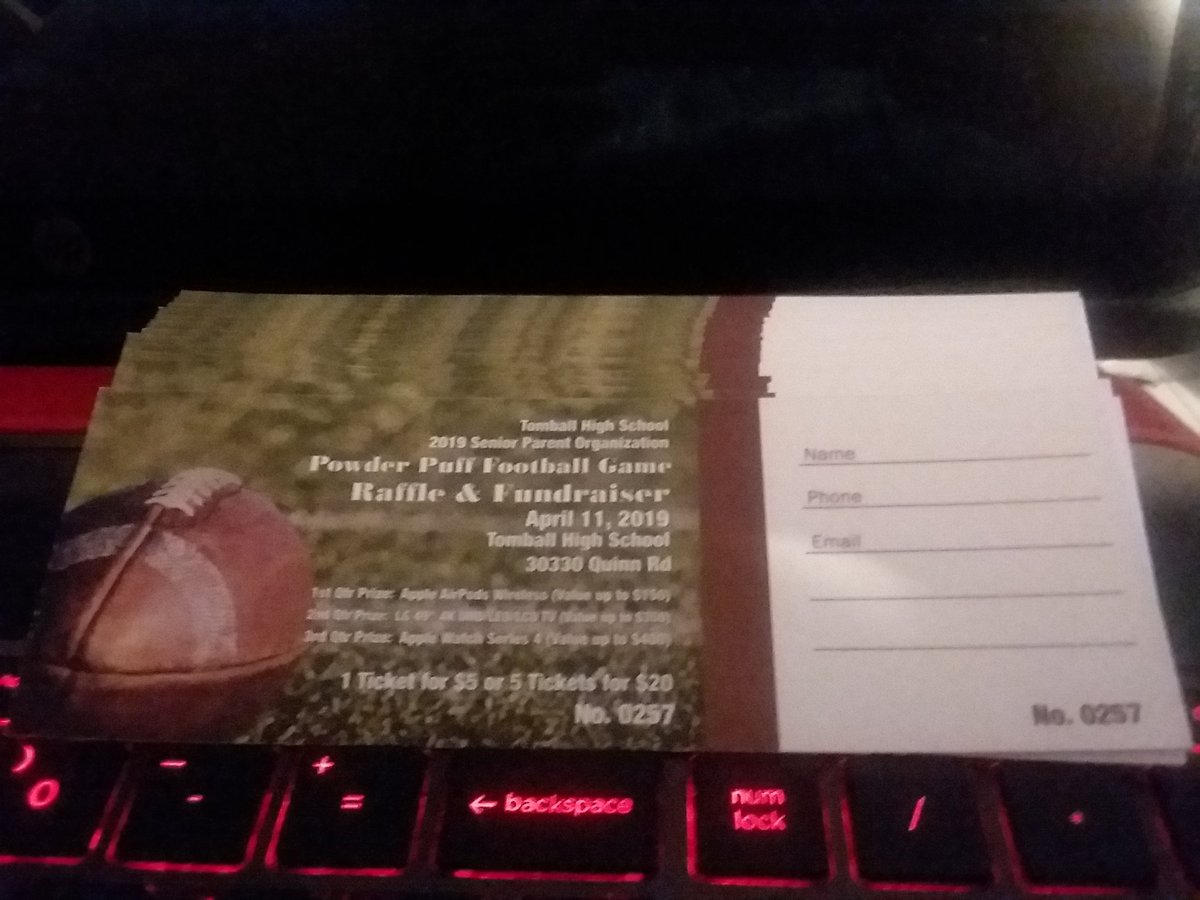 talley_shellie's tweet photo. Hey peeps, THS Seniors R having their annual Powder Puff Bowl. Come out and show your support 2 our 2019 Senior Class. We R also selling Raffle Tickets 1- $5.00 or 5- $20.00
Hit me up if you would like tickets for the game or Raffle Tickets. https://t.co/g1JQtNuZWD