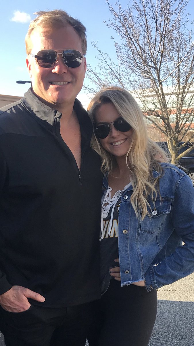 Forrest on Twitter "Good thing she has her Mother’s looks🤪👍sup Zo?…