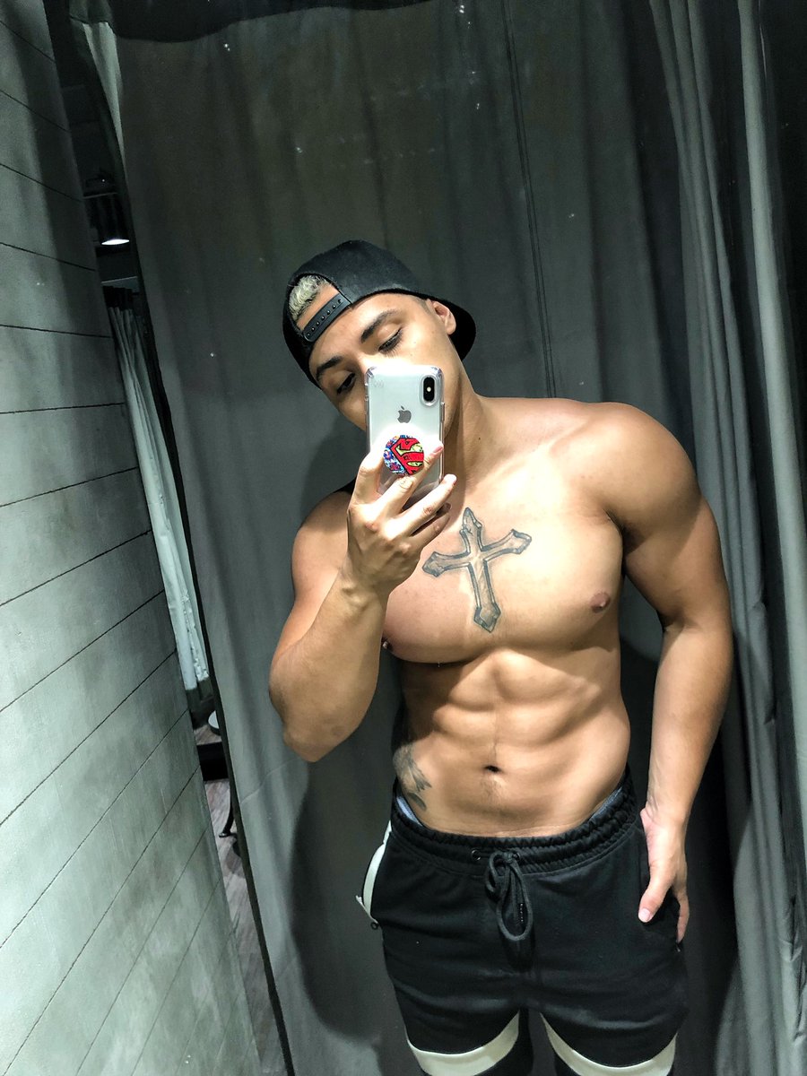 mejiasantiago89's tweet photo. Si le dan mucho retwit les daré una sorpresa 💦👿 https://t.co/sP4mG87KQr