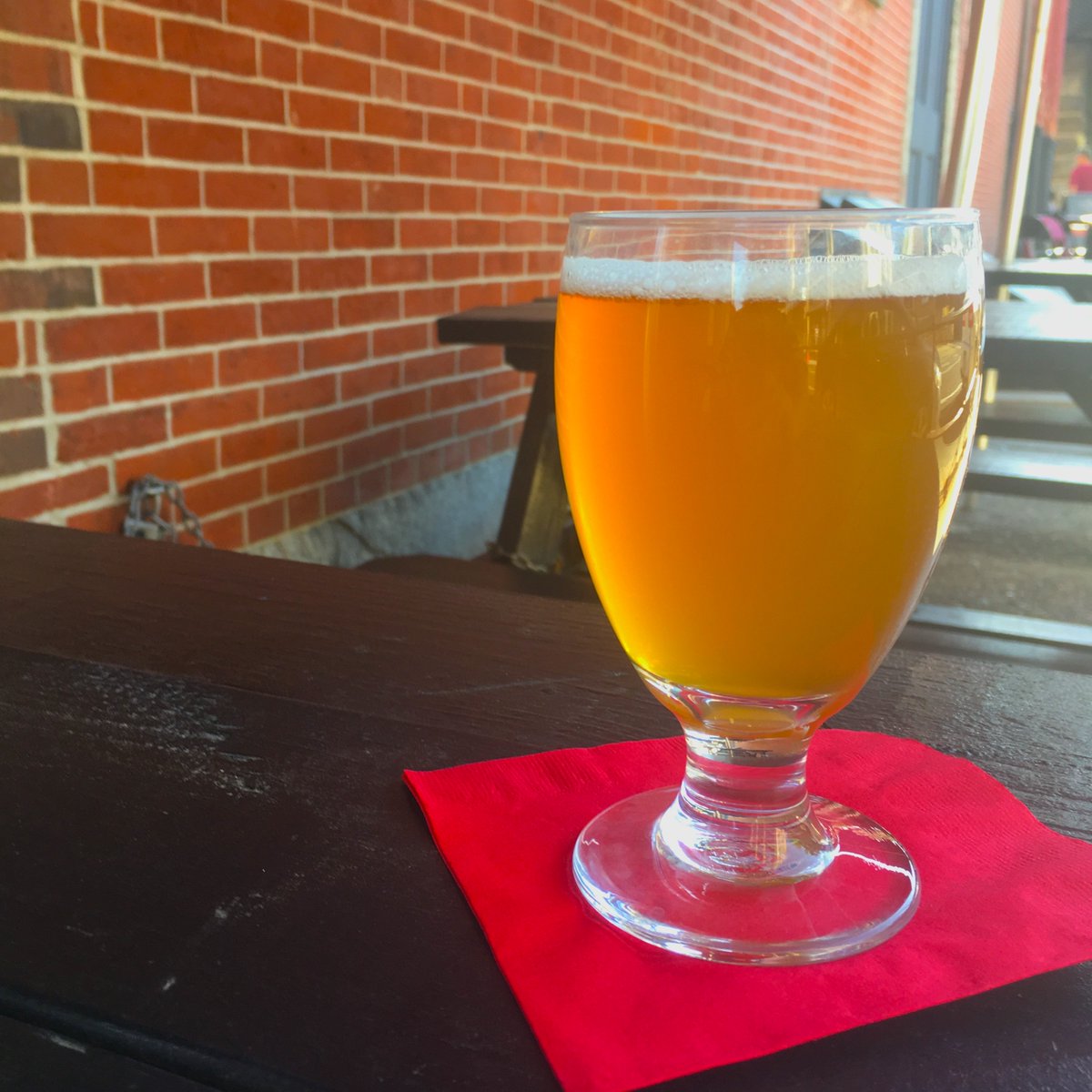 A Goblet of Sunshine. #HappyHour 5P-8P w/ $4 Select Craft Drafts including <a href="/VictoryBeer/">Victory Brewing Co.</a> Twisted Monkey Belgian Blonde Ale. 

$8 Craft Cocktails, $6 Jameson Neat, $5 Trestlewide &amp; Well Spirits, $3 Yuengling Lager Can &amp; $1 Popcorn.

#draftbeer #therailpark #outdoorseating