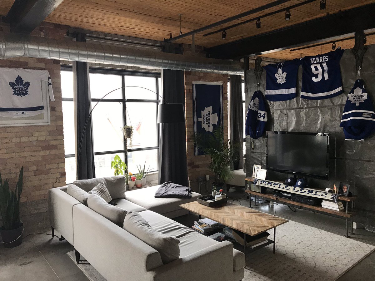 leo_mastoras's tweet photo. My fiancé left me home alone for the weekend, so I did a little redecorating for the playoffs. #LeafsForever #GLG https://t.co/aPzcMoFqVg