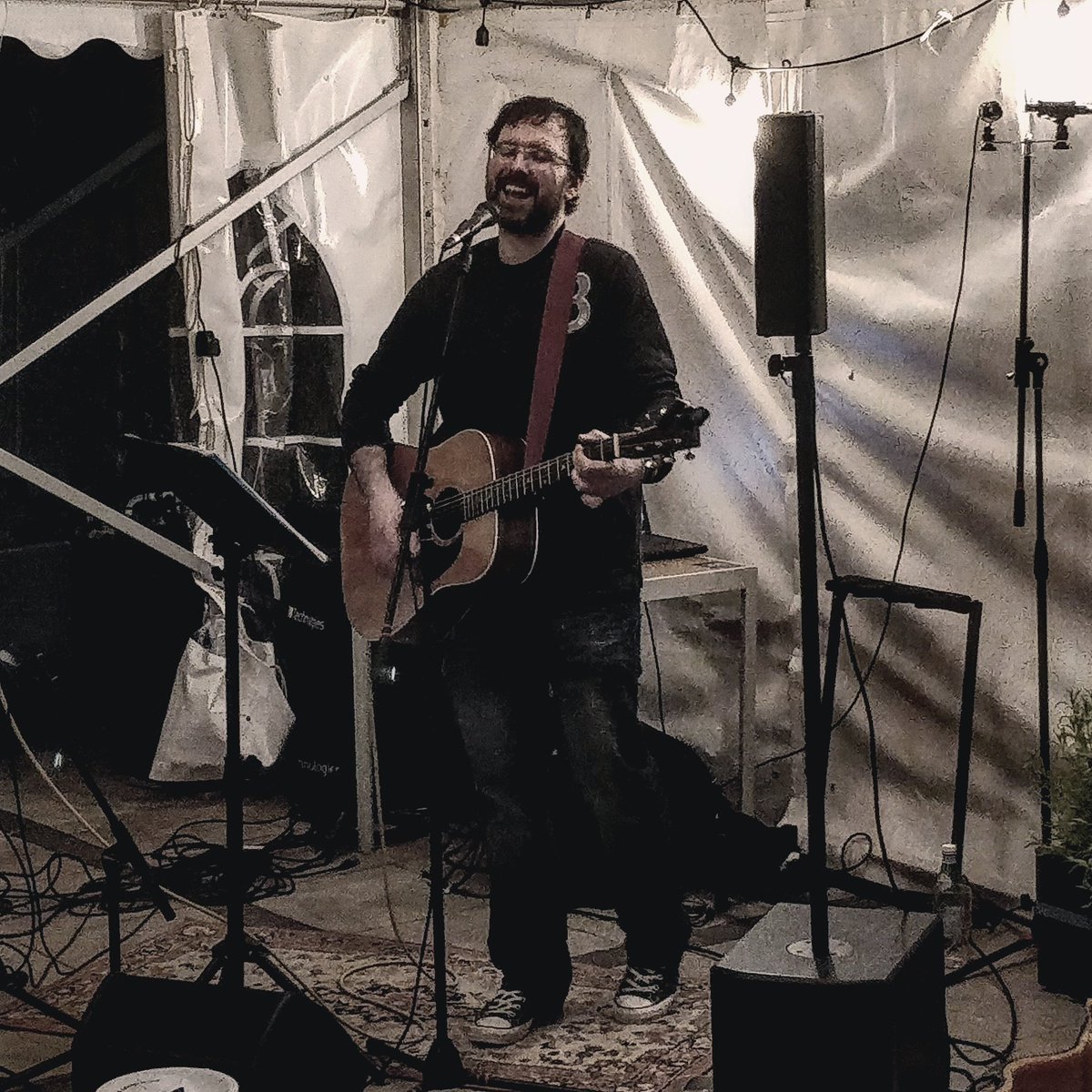 BurrowsAbout's tweet image. .@garethrhysjones rocking the @BoathouseInn #TheBigBusk